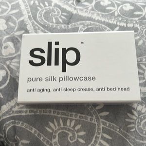 Pure silk pillowcase by Slip